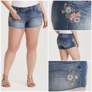 TORRID EMBROIDERED SHORTS (159)